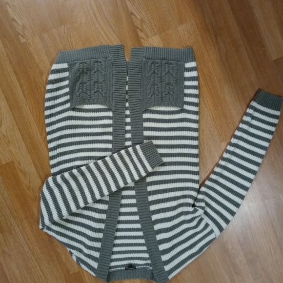 Cardigan - Picture 2 of 2